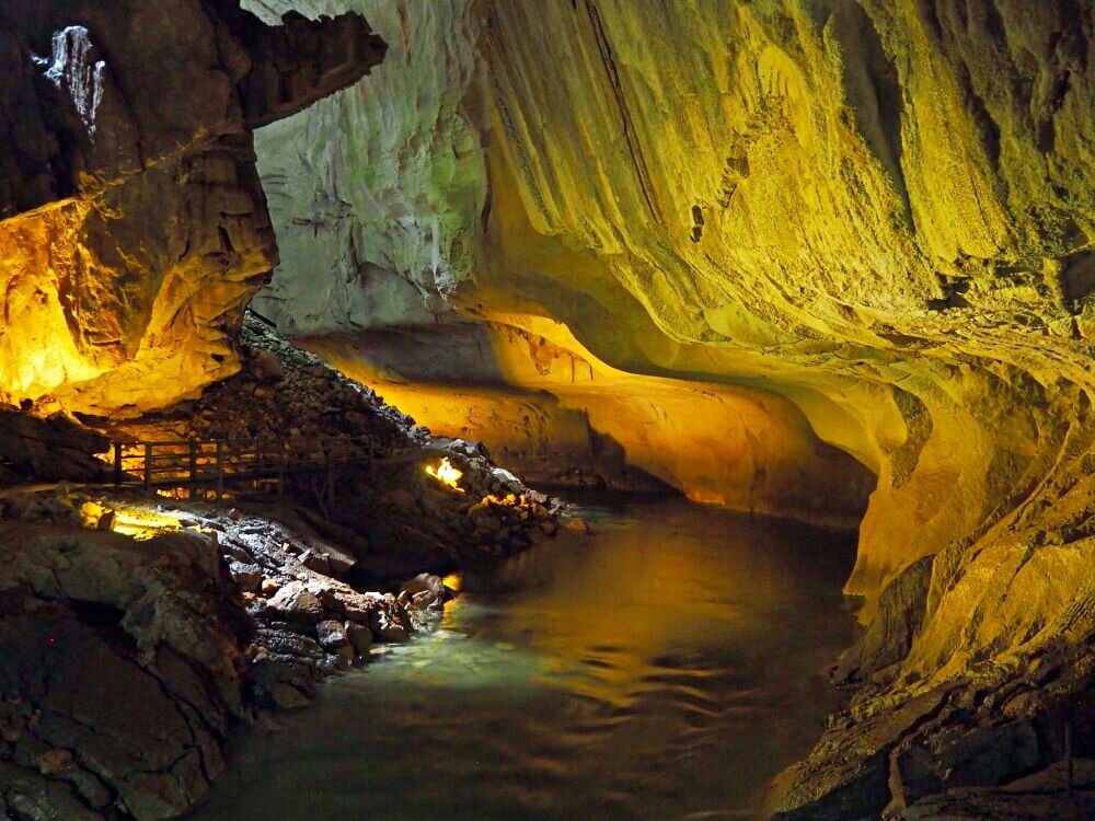 This evening's site is Gunung Mulu National Park in Malaysia. It's made up of karst formations & caves in equatorial rainforest.There's a wide range of wildlife in the area,including some amphibians that are only known to be from the park area. It's a UNESCO World Heritage Site.