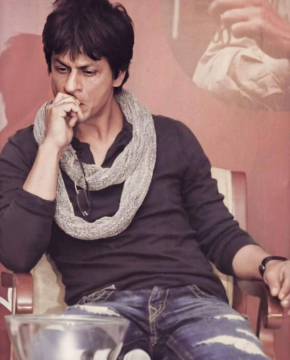 𝐀 𝐓𝐡𝐫𝐞𝐚𝐝 mᎥᏟᏦᎬᎽ mᎾusᎬ @iamsrk