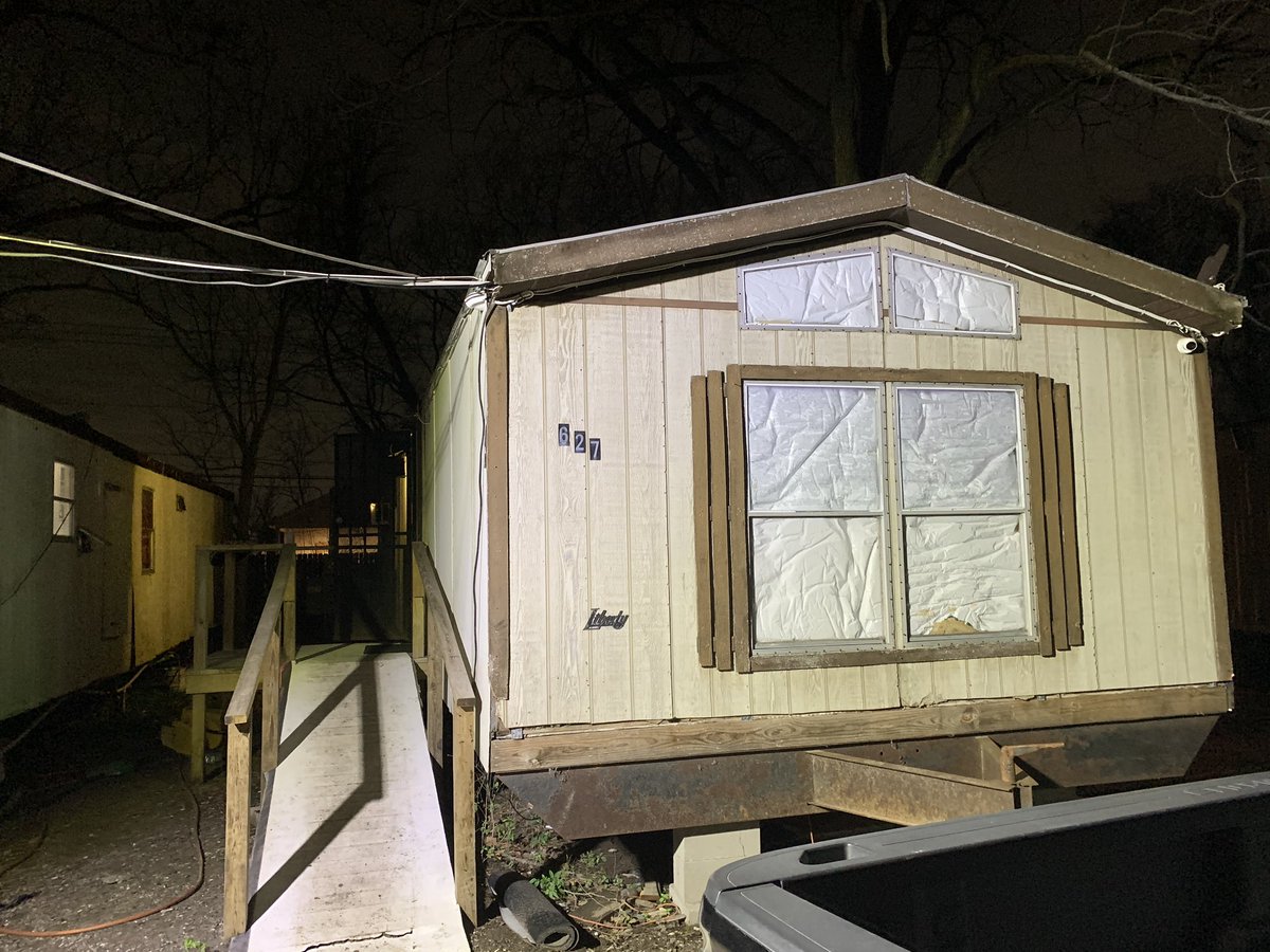 HCSO_NightShift's tweet image. HCSO narcotics and vice units executed a warrant on Luthe Rd. The game room is now closed and multiple people taken to jail.  Weapons and cash were seized during the warrant service. @HCSO_LECommand @HCSOTexas @SheriffEd_HCSO @HCSO_D2Patrol @HCSO_SID @HCSOSWAT