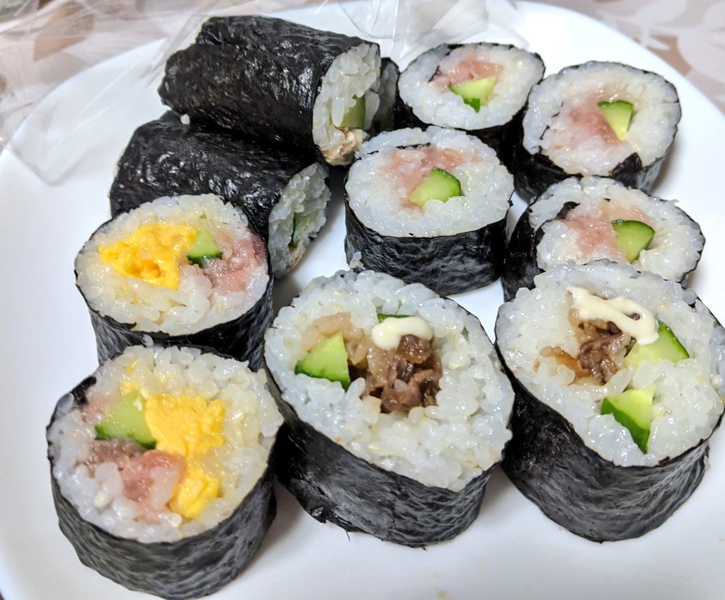 熊吉 丁寧に暮らす 21 02 06 おはようございます 熊です ェ 今朝600g増やしてました なんとなれば 昨日夕ご飯のあとに夜ご飯も戴いたからでせう 夜ご飯 数日遅れの恵方巻き ぶつ切り は 純米吟醸と美味しく戴きました ェ 熊吉 丁寧に暮らす 21 02 06 おはようございます 熊です ェ 今朝600g増やしてました なんとなれば 昨日夕ご飯のあとに夜ご飯も戴いたからでせう 夜ご飯 数日遅れの恵方巻き ぶつ切り は 純米吟醸と美味しく戴きました ェ