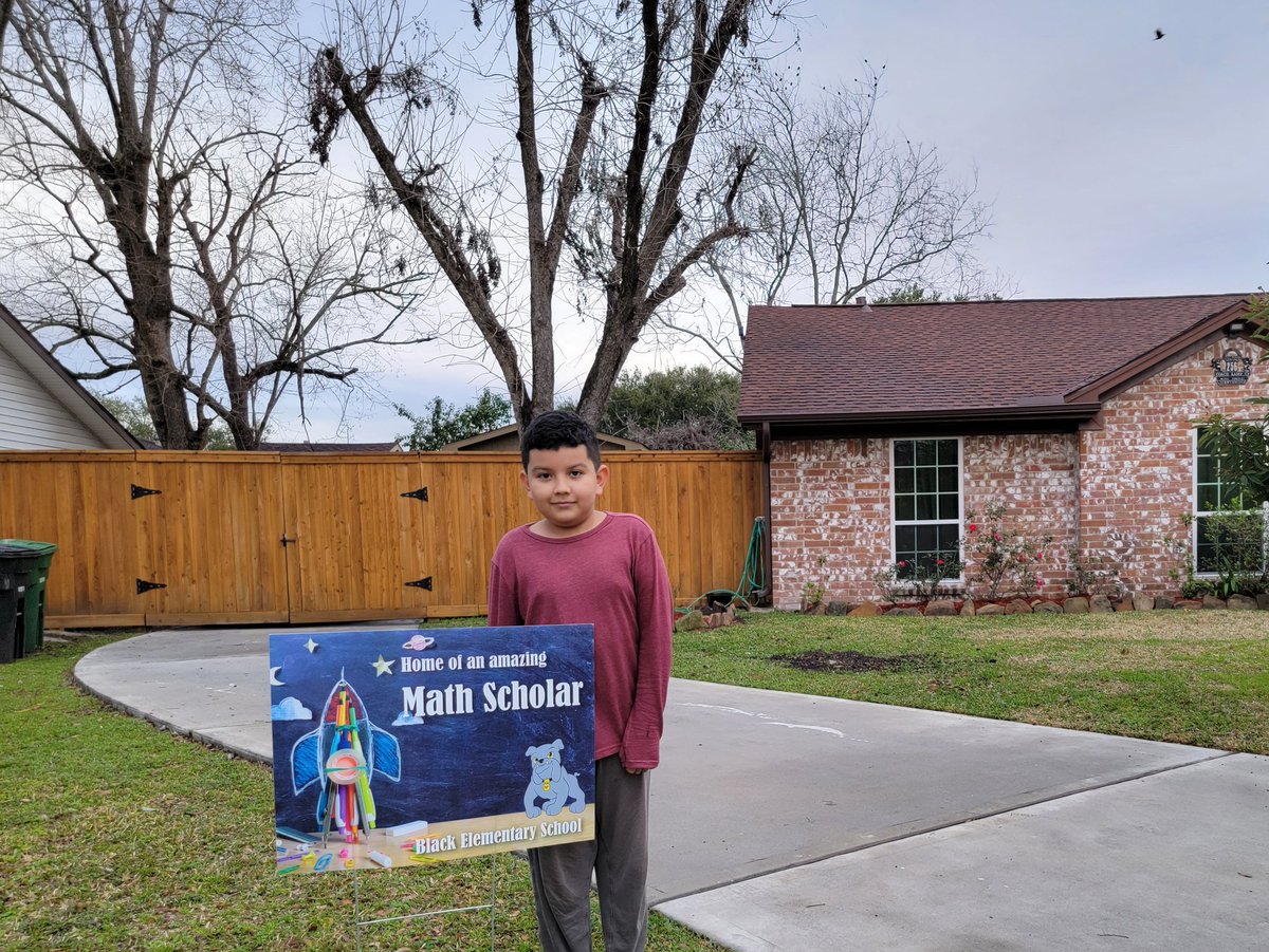 Drove by our @BlackES_AISD neighborhood and spotted some signs that our scholars received this week! #CelebratingGrowth #BulldogPride @A_Hart73 @CCInspiresMe @c_moreno02 @mayonmonica @DrFavy