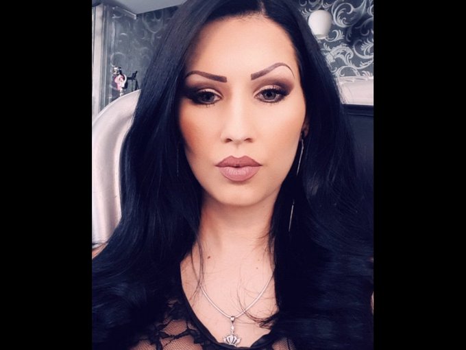 I'm online right now on skyprivate (live skype sessions). my private profile: https://t.co/m3vqrUm8N3<a href="/tag/mistress"class="tags"><span>#mistress</span></a>