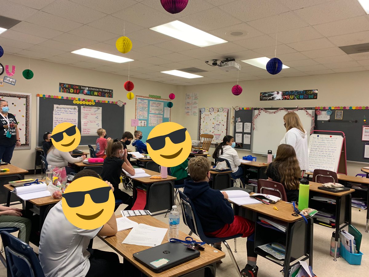 candrewsRLA's tweet photo. Great peer editing happened today in  @TylerBehrens class in @leselementary. Ss had specific “look for” tasks. Ss provided feedback to grow their peer’s writing. https://t.co/fN7RC5rXzW