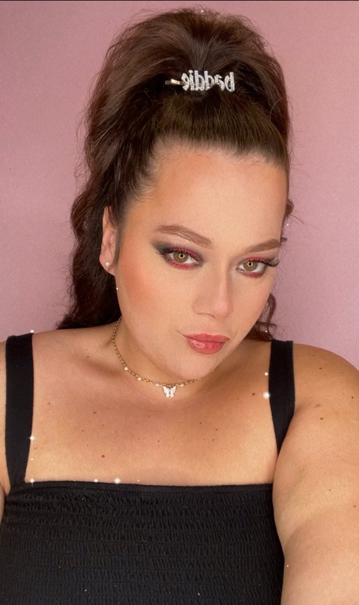 baddiegloss's tweet image. Wearing Lustful from the Bad at Love palette on my eyes and Ruby Red on my lips. Use code “BADDIE” for 10% off your order. ❤️

badattitudebeauty.bigcartel.com/product/bad-at…