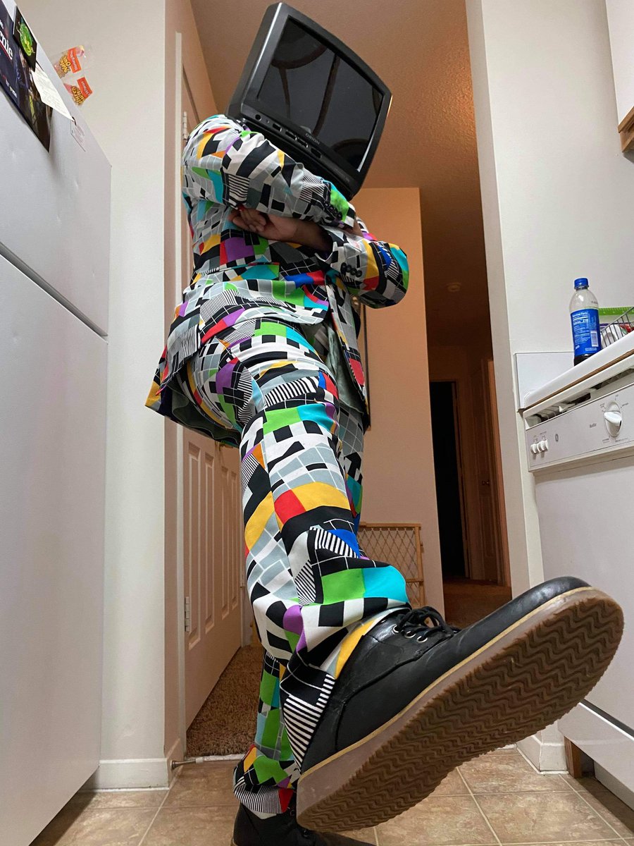 UncleTelevision's tweet photo. It's yah boy πΊβ‘ #tvheadcosplay #tv #tvstatic #television https://t.co/oMepcgWDH4