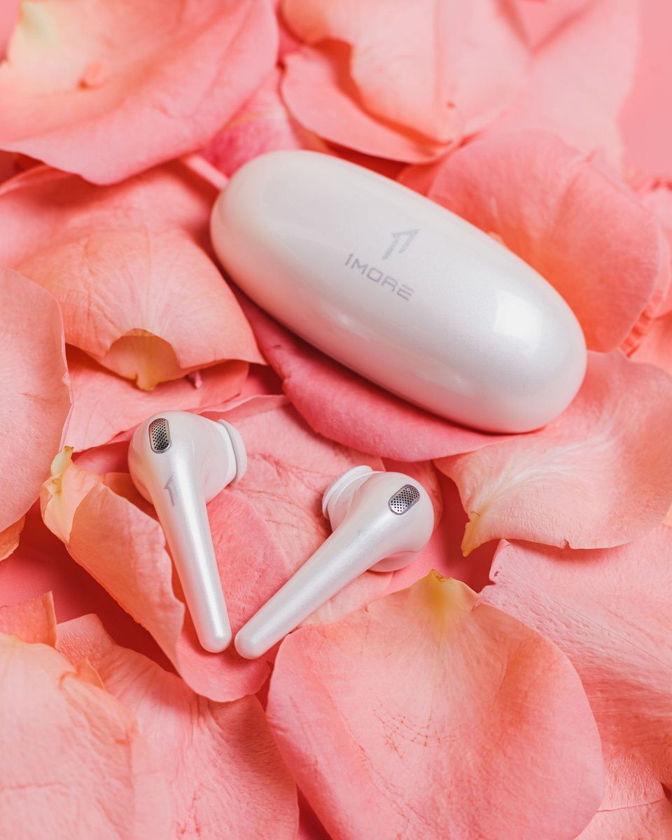 1MoreGlobal's tweet photo. Surprise your better half with a beautiful 🌹 AND a pair of "sweet" earbuds. #ComfoBuds
Vday Sale 👉 https://t.co/6xJOMzsaDh
-
📸: @charukovsky
#1MORE #ValentinesDay https://t.co/IaOBDK0G4a