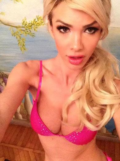 TransDate's tweet image. It's the weekend and it's cold outside. You need someone to keep your warm! 🔥🔥🔥
Head to TransDate.com and find that someone new!
 
Who would you rather be with right now??
RT for left
❤ for right
RT and ❤ for Both!!