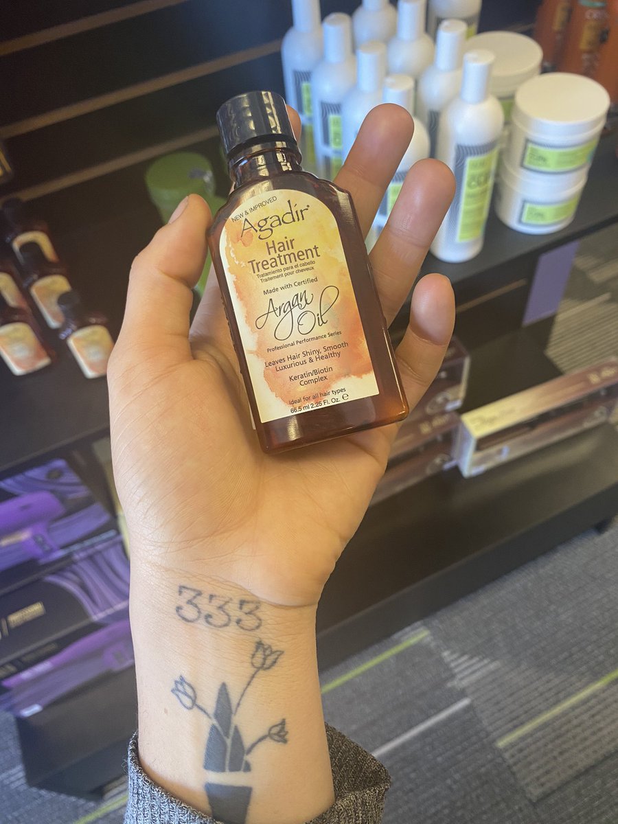 #FierceFriday sale of 25% OFF entire store 🛍🛒🔥

Walk in the store address is 4611 Peoria St. Unit A-2 Montbello, CO 8023

Try this Natural hair treatment of <a href="/AgadirInt/">Agadir International</a> holding biotin for hair strength and rejuvenation 💇🏽‍♀️💇🏼‍♀️💇🏿‍♀️

#SisterBiz #Velvitboutiquebeauty #melaninhaircare