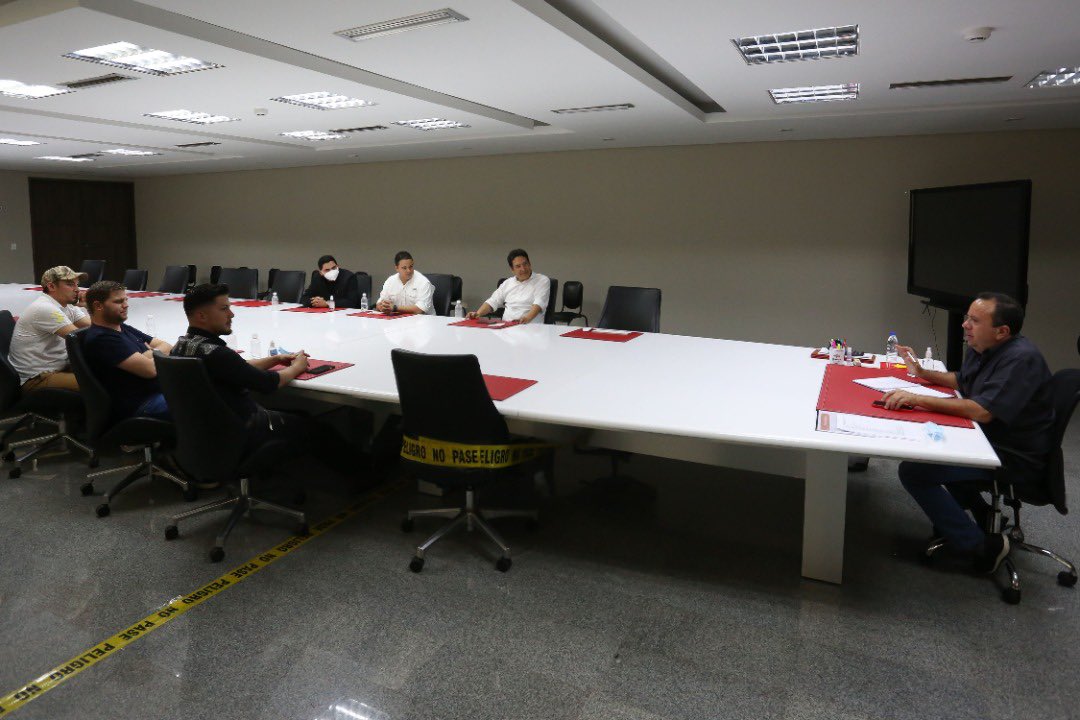 RMarcoTorres's tweet photo. #5Feb Sostuvimos una extraordinaria mesa de trabajo con comerciantes de Tovar, estableciendo canales de diálogo y evaluando propuestas en beneficio de todos lo sectores de la población, para impulsar la economía de este municipio como eje turístico y agroproductivo https://t.co/2arQejcOoj