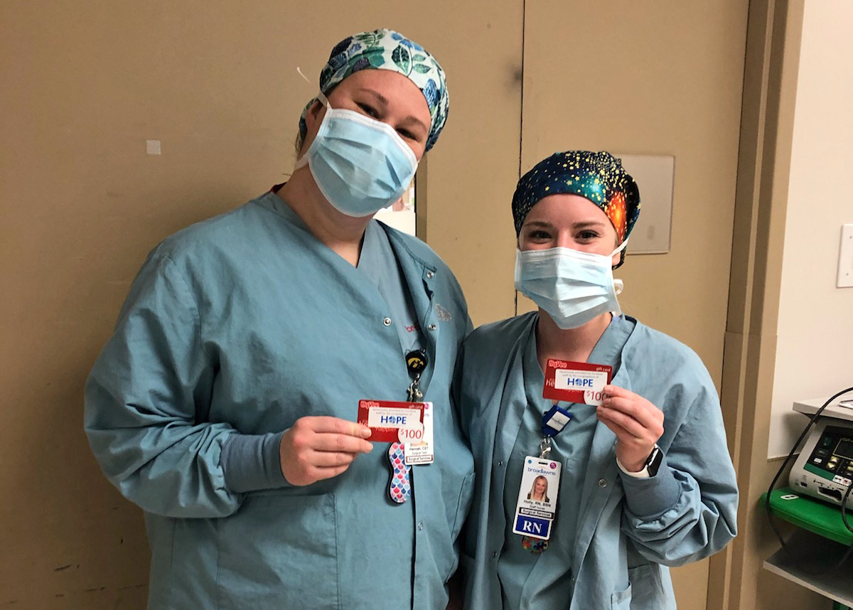 BroadlawnsMed's tweet image. Thank you again to the congregation from @HopeWDM for your incredible generosity and bringing lots of smiles (behind the masks) to our frontline healthcare heroes! We are so grateful. 💙💛 #DSMStrong #TogetherAHealthyCommunity