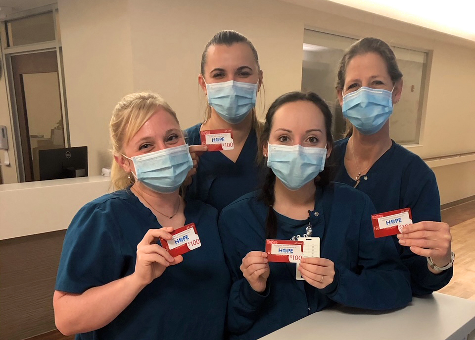 BroadlawnsMed's tweet image. Thank you again to the congregation from @HopeWDM for your incredible generosity and bringing lots of smiles (behind the masks) to our frontline healthcare heroes! We are so grateful. 💙💛 #DSMStrong #TogetherAHealthyCommunity