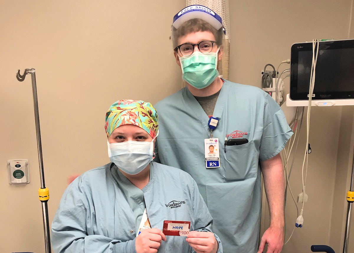 BroadlawnsMed's tweet image. Thank you again to the congregation from @HopeWDM for your incredible generosity and bringing lots of smiles (behind the masks) to our frontline healthcare heroes! We are so grateful. 💙💛 #DSMStrong #TogetherAHealthyCommunity