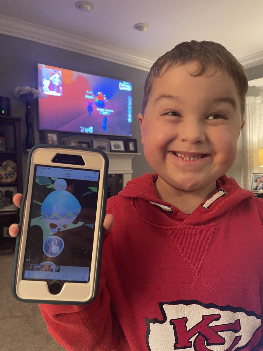 rrmce2's tweet photo. @MeganPlays Here is Noah’s favorite pet!! #OverLookBay #STAYPEACHY https://t.co/UCcvht3Dro