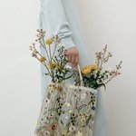 ZARAの刺繍トートは春のコーディネートに良い!透け感が素敵