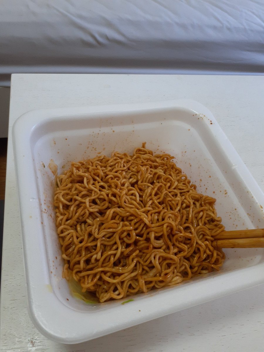 朝からカップ焼きそば
美味しい