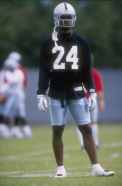 NFLMAVERICK's tweet photo. Charles Woodson as a fresh rookie! https://t.co/mE5W93aXwu