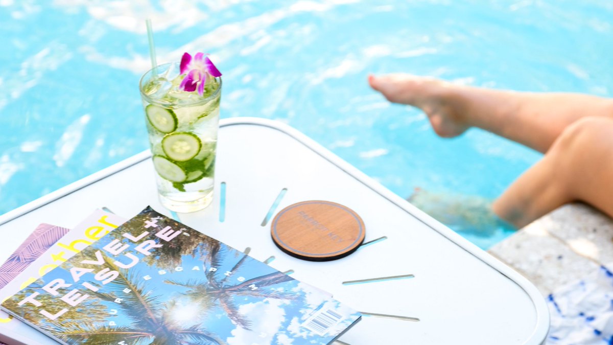 ParrotKeyHotel's tweet photo. Tropical drink ✔️ Poolside reads ✔️ Our four swimming pools have all the essentials to laze away the day. https://t.co/JeN1Y3WTKL