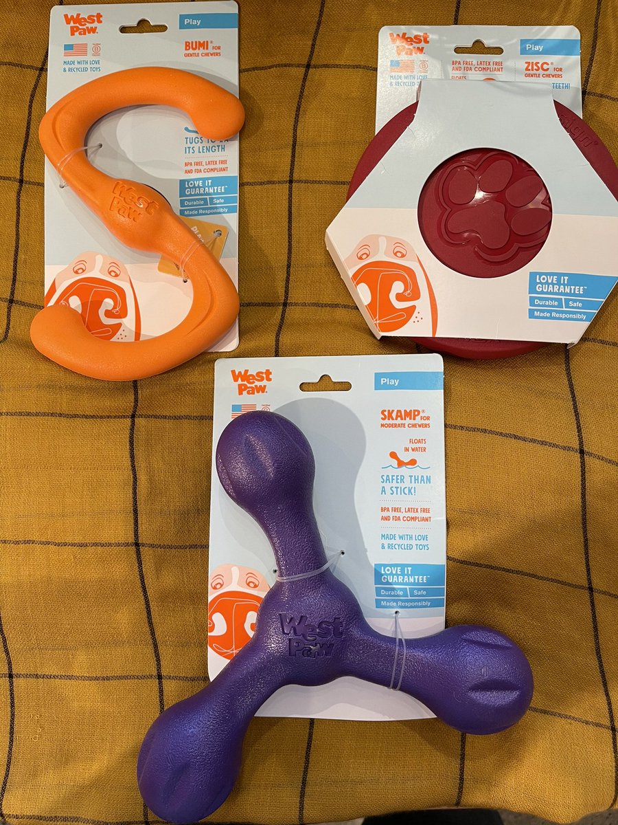 Citifido's tweet photo. We’ve stocked up on several durable toys designed for tug-of-war and fetch. Gotta make sure to keep your Fido in tip top shape for the upcoming puppy bowl! #puppybowl2021 #dogtoys #shoplocal #westpaw #talltails https://t.co/QDx857koSM