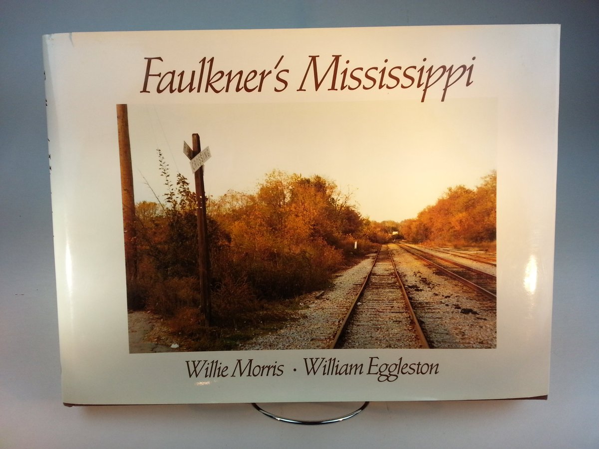 2/ Faulkner meanwhile grew up in Mississippi in an educated household. His mother (and Gma) were painters & photographers, and are credited with informing Faulkner's later visual-heavy writing style.He did not enter the war, and instead attended the University of Mississippi.