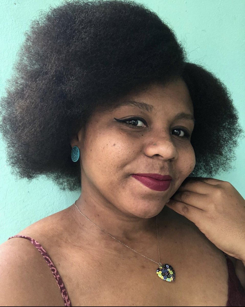 We believe that history is built daily and we should celebrate what we learn . This year we have learned a lot about Belize, thanks to Katie  @kat_ush_kin tweets. She is a garifuna, Belizean artist and poet, whose social media keeps us learning facts we never knew.