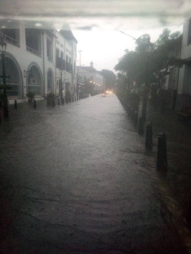 AsliSemarang's tweet photo. piye? wes dikandani sabtu minggu kon ning omah wae https://t.co/6E2xQGjwcm