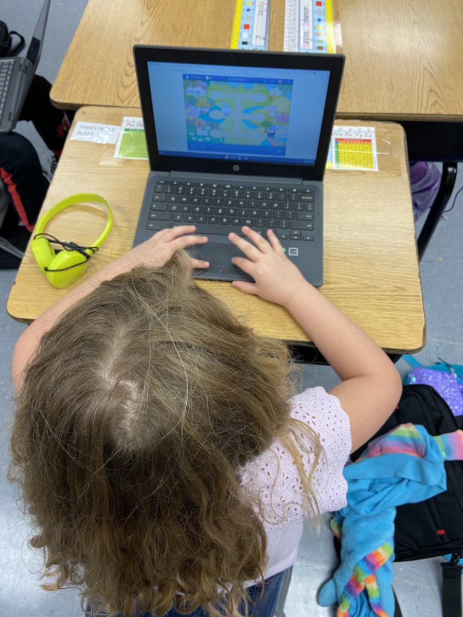 Jori00878073's tweet photo. Doing some dreambox today #math #learninghowtotweet https://t.co/6TVDox46Ce