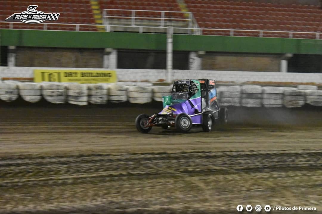 pilotosprimera's tweet photo. #Midget 👊 Confirmados los 4 ganadores de las semifinales de la 2° fecha
-
👉 Valentin balduchi y Gaston Soto fueron los ganadores en los Debutantes
-
👉 Por los retornos y actuales, los ganadores fueron Guillermo Schmit y Sebastián Pérez
-
#ShowMidget #Clasificacion https://t.co/o9pmaOk3Ce