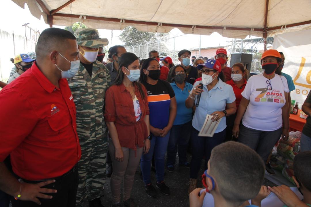 #Entérate⏭  En una jornada de entrega de combos CLAP casa a casa, la gobernadora <a href="/margaudpsuv/">Margaud Godoy</a>, visitó la comunidad "23 de Enero" del municipio Ezequiel Zamora,  alcanzado una meta de 100 % CLAP.

#UnionDeLosPueblos
#CojedesPuebloUnido
#Venezuela