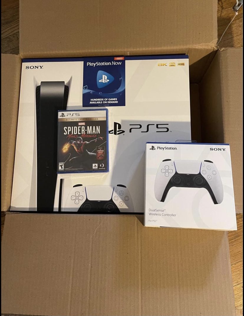 RestockedGames's tweet photo. Who wants this ps5 bundle???!Dm me! #PlayStation5restock #PlayStation5 #PlayStation #Sony #gamestop #ps5us #PS5 #BestBuy #bestbuyps5 #Walmart #WalmartPS5 #targetps5 #Cyberpunk2077 #ps5forsale #Amazon #gamestop #sale #usa https://t.co/F6iCaenaXv
