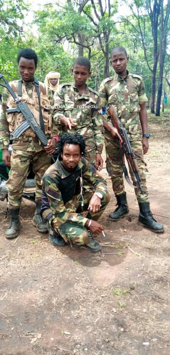 War Noir Central African Republic Militants Of The Rebel Organization Coalition Of Patriots For Change Cpc In The Area Of The Town Of Yaloke In The West Of Car Approximately