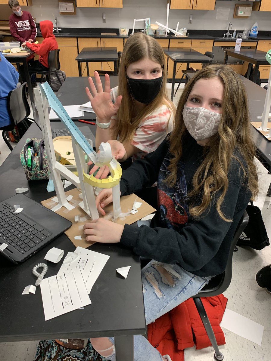 ErinNeylon2's tweet photo. NOMS 7th graders engineering roller coasters! https://t.co/4h76kCynI8