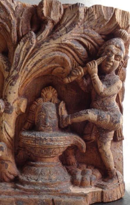 MAHADEV AND BHAKTA KANNAPPA/ THINNADUA couple of Boya caste in Udumooru village of Andhra Pradesh had a son Thinnadu. He was good at archery and was a Shiv Bhakt. Everyday Thinnadu hunted a wild animal and offered it on a Shivlinga in the forest mandir.  @RatanSharda55