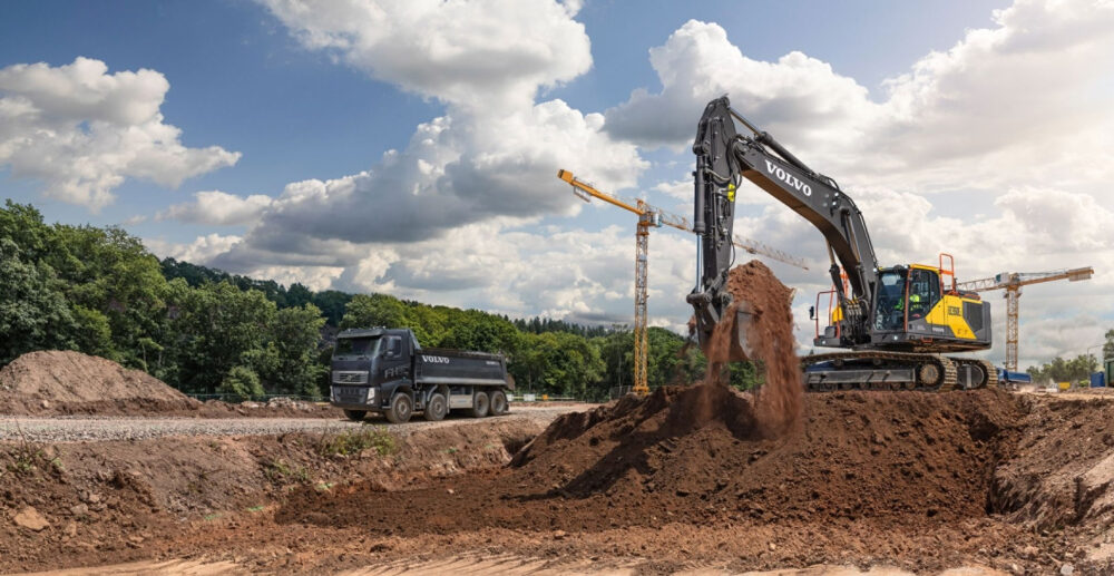 australiahqj's tweet image. Volvo CE Adds the New 35-Tonne EC350E to its Mid-Sized Excavators Range #35tonne #ComfortDriveControl #Construction #D8Mengine #DigAssist #EC350E #ECOmode #equipment #Excavator #InFieldDesign #midsizerange #VolvoActiveControl #VolvoCareCab #VolvoCE

australiahqj.com/?p=174786
