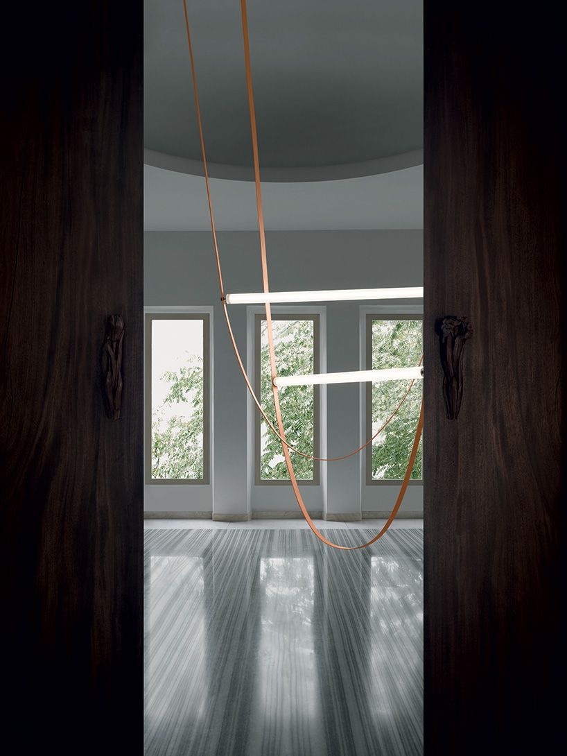 designboom's tweet image. formafantasma's WireLine for flos transforms the power cable into a design element
designboom.com/design/formafa…