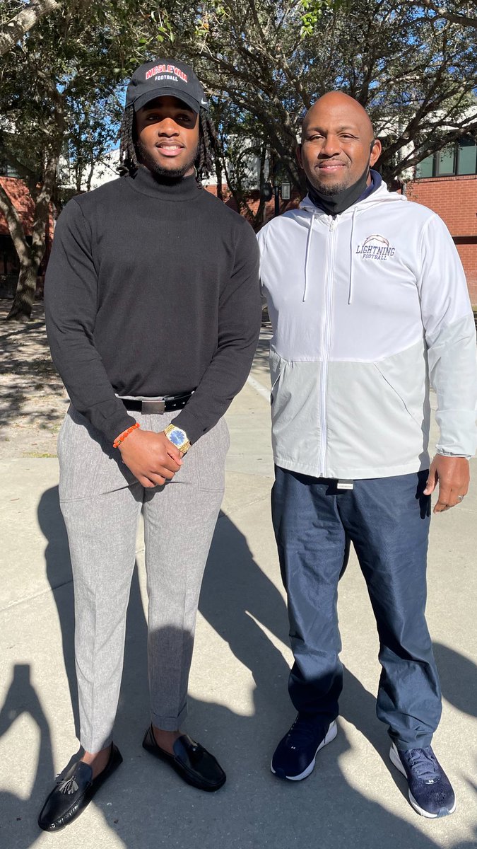 coachchaney96's tweet photo. So proud of the progress @kevin_herring has made. This West Virginia Wesleyan signee is the perfect example of it’s not how you start but how you finish. #LehighLightningFootball #Blessed @CoachTestaWVWC https://t.co/HjCEX2MRho