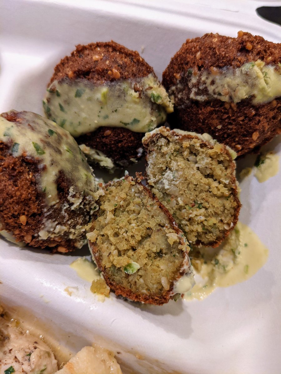 TD2timeMVP's tweet image. Chef Kameel cooks some of the best salmon anywhere. Also got creamed spinach, baba ghanoush, falafel, chicken shawarma, &amp;amp; tabouli salad with chicken &amp;amp; mushroom soup and watermelon on the house. Thank you, @AvivaByKameel!

#AvivaByKameel #CodaTechSquare #Atlanta #AtlantaEats 🍴