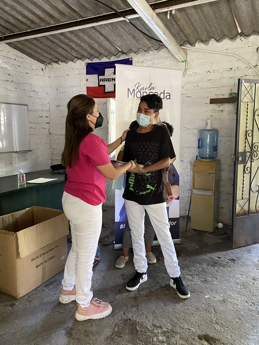 karlabmoncada's tweet photo. Sin una juventud educada no habrá progreso, por eso le seguimos apostatando a apoyar a nuestros niños y jóvenes a continuar sus estudios. Esta vez en San José Villanueva.
 
#SanJoséVillanuevaNosUne
#ElTurismoNosHaceGrandes
#VotaCasilla6 https://t.co/z2ICgwJuUl