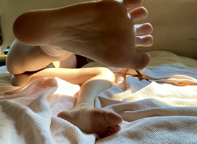 pov: lazy weekend mornings with bae. https://t.co/TDVZZMbTWc