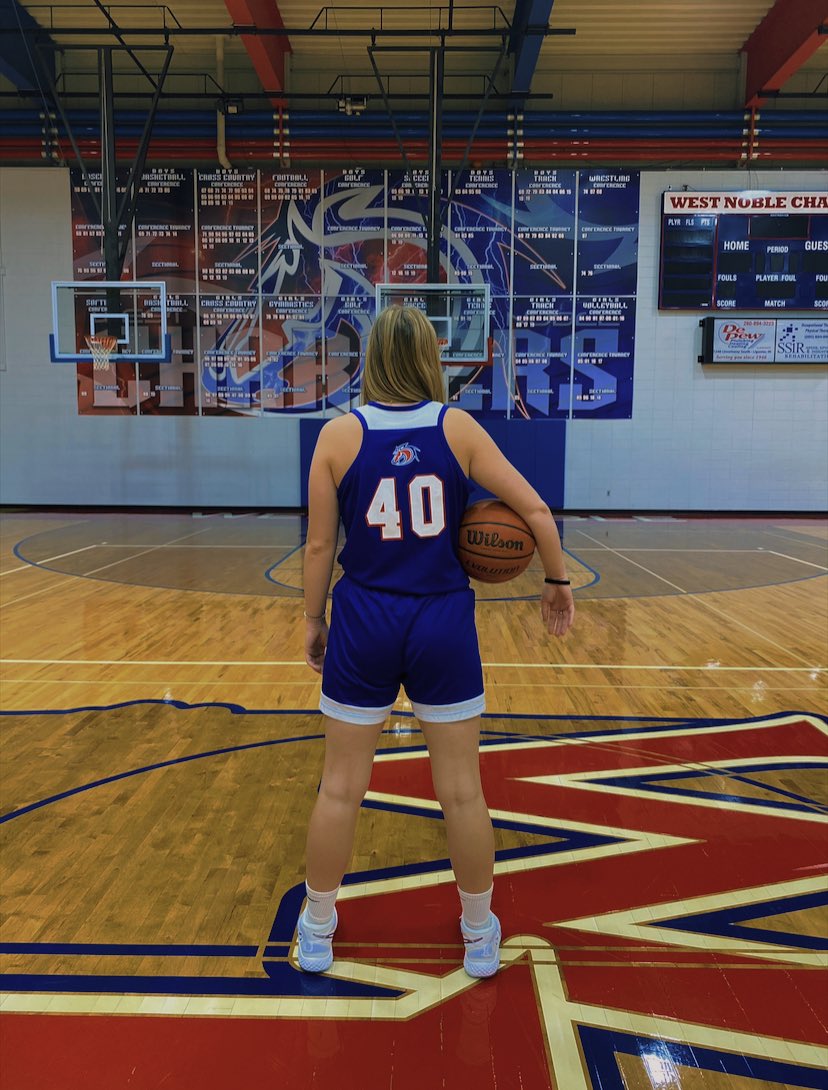 neesh_33's tweet photo. SO thankful for EVERYONE that helped me accomplish so much during and before high school basketball it’s been a crazy long ride that nobody should take for granted i love everyone who i’ve played with and had as a coach thank you for making all these memories possible 🏀❤️ #40out https://t.co/wryW05KWv6