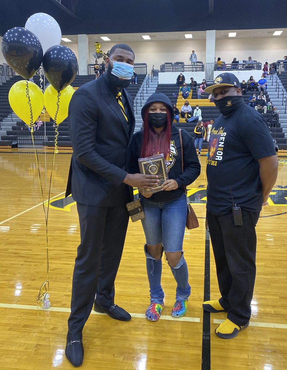 Good team win over Lakeside! Led by senior <a href="/THOWZE2/">Trevon Howze🏀🎒🚨</a> 22pts, followed by senior @TyreekSingleton 10pts <a href="/brhco2022/">Byron Howard #3 🏀🏈</a> <a href="/Benghodges15/">ben hodges</a> <a href="/Bjsmith05/">Bobby “Bj” smith</a>, &amp; <a href="/StevenMooreJr/">Steven Moore</a> all with 8pts a piece! <a href="/Alcovy_Sports/">AHS Tigers Sports</a> <a href="/CoachAlexander8/">Coach Alexander</a> <a href="/bandboyz05/">Dr. Thomas Lowe</a> <a href="/CovNewsSports/">𝘾𝙊𝙑𝙉𝙀𝙒𝙎 𝙎𝙋𝙊𝙍𝙏𝙎</a> <a href="/RNC_Sports/">Rockdale/Newton Citizen</a> <a href="/KWilliams_AHS/">Dr. Kristopher Williams</a> <a href="/CoachGlenn10/">Coach Glenn</a>