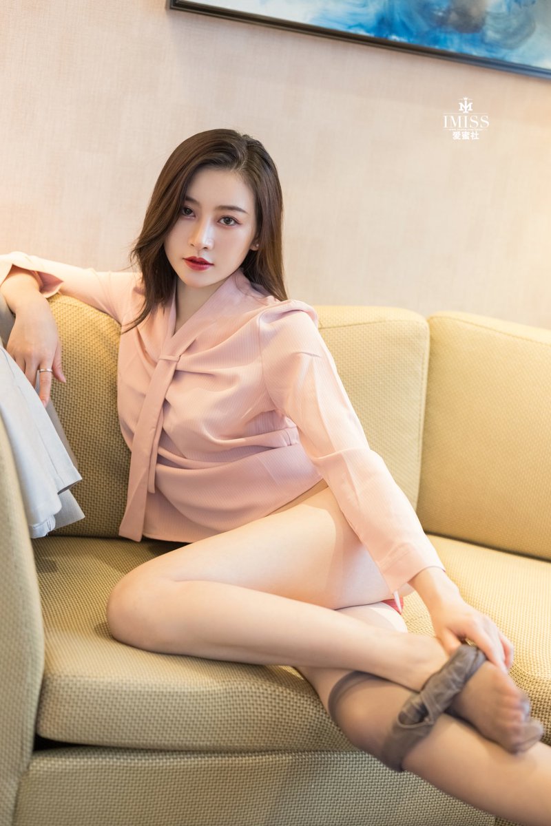 Vanessa的OL制服丝袜美腿一直很多人都喜欢～ https://t.co/tlQPZ7sz29