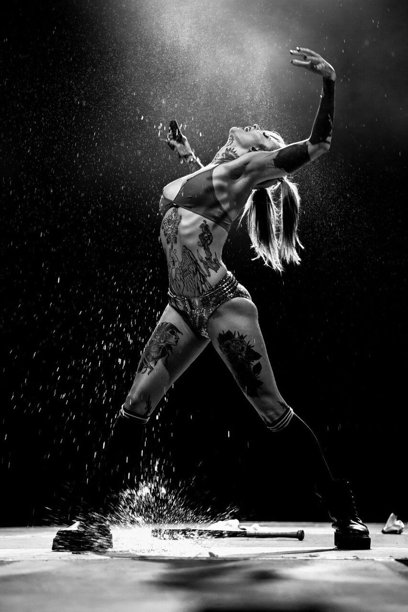 kuro4reino's tweet photo. @katsandcrows I love this picture https://t.co/6aHtJjgEcK