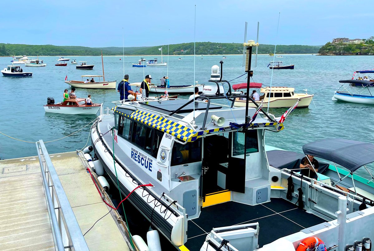 MarkSpeakman's tweet photo. 🔔 Ringing the bell to start the #PortHacking #PuttPutt Regatta today. 
🚤 Regatta of 55 classic boats celebrates history of #PortHacking boating; raises $ for @MarineRescueNSW Botany Port Hacking; + raises safety awareness with skippers encouraged to Log On and Off via free app. https://t.co/uRh4OdQLxe