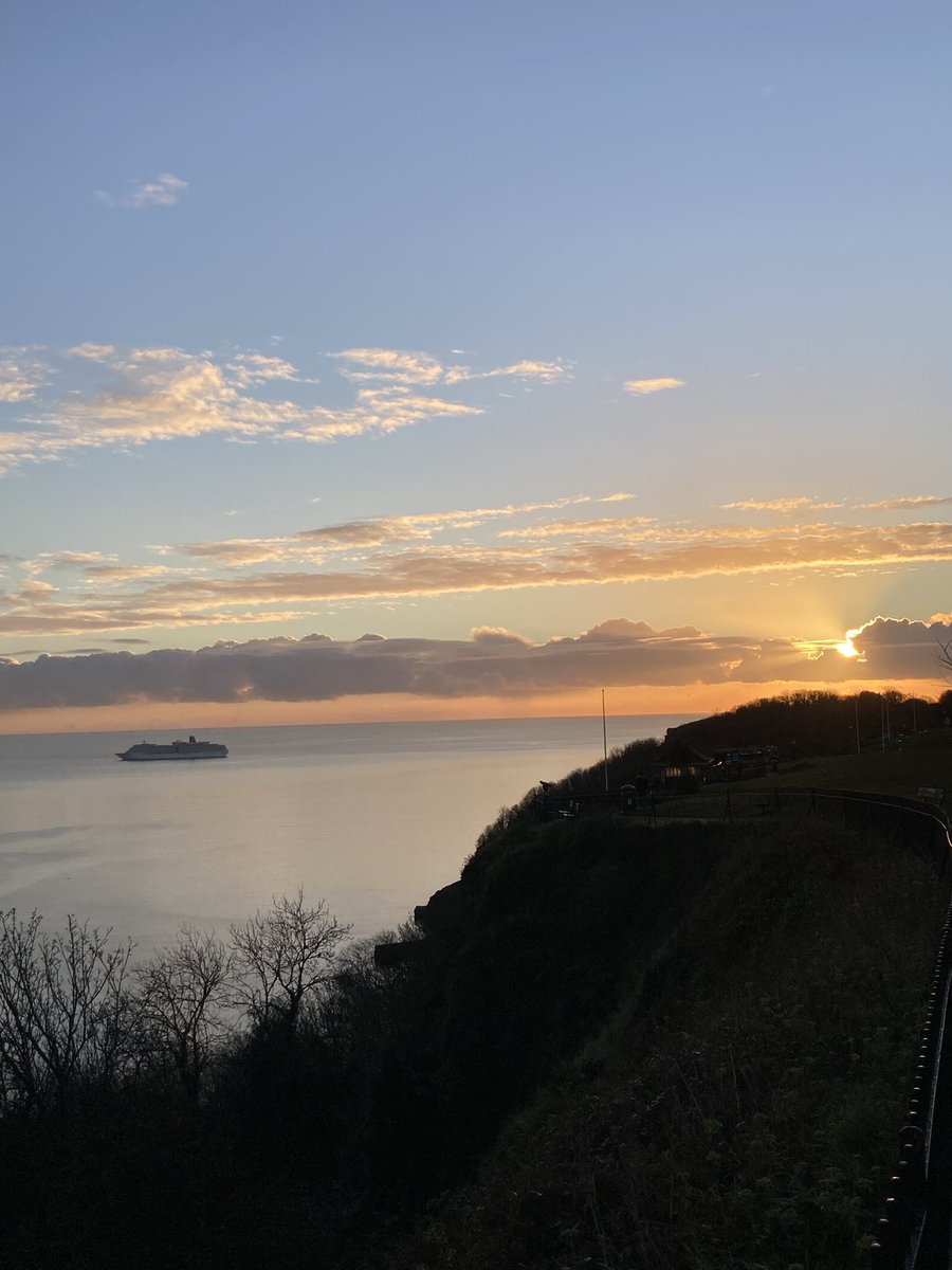 Dannyda79915544's tweet photo. Rise and shine Saturday people. Great early stroll to start the day and see the ☀️ rise #walkingsbrilliant #bignorms https://t.co/4LOOjzC0po