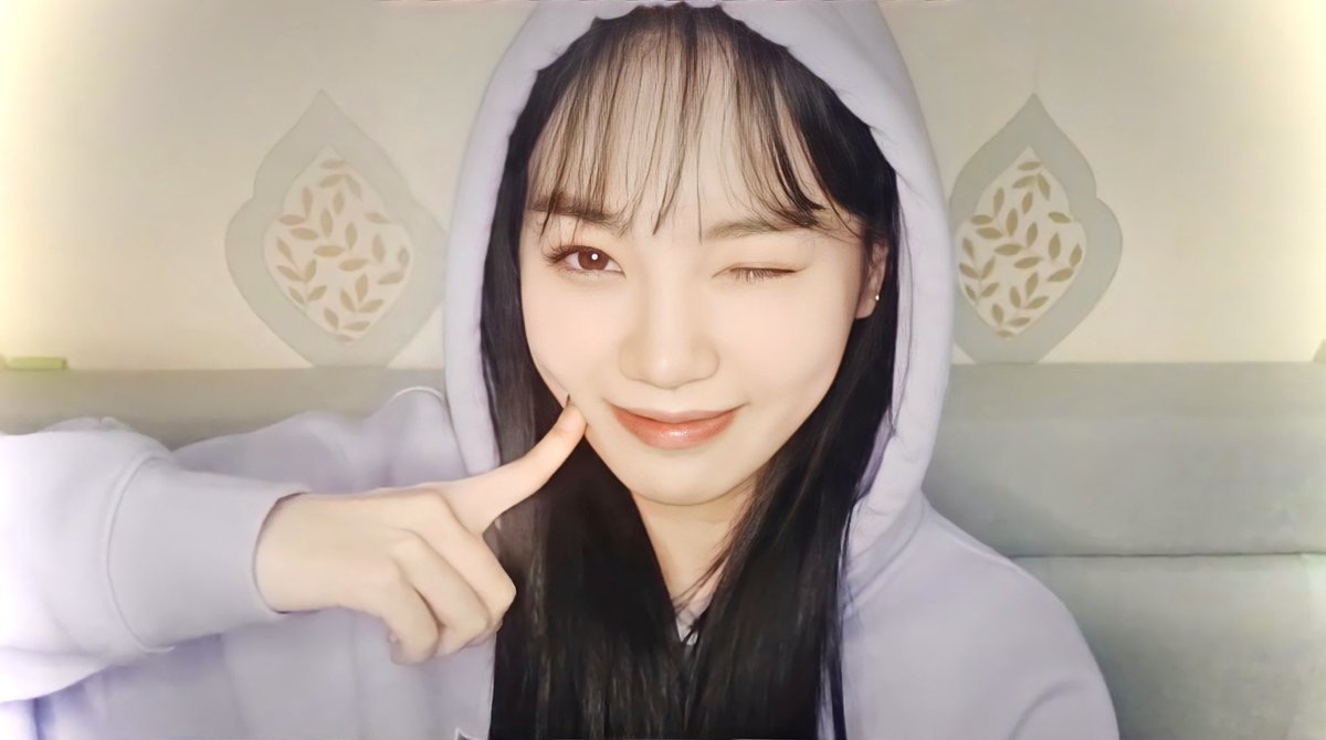 manifesting another vlive from chaewon