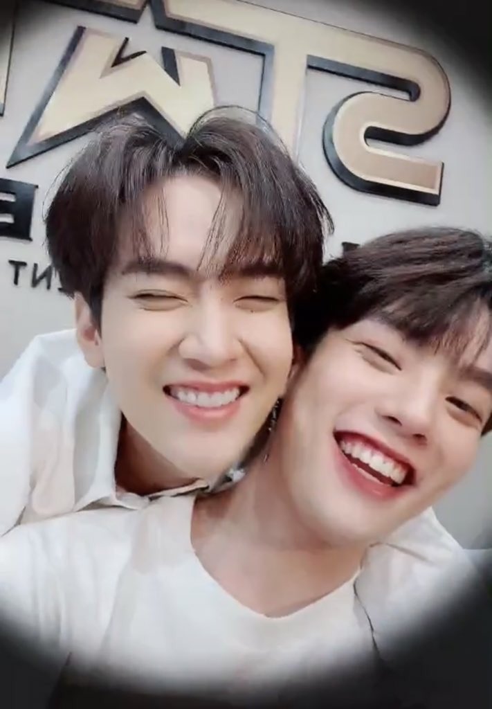 skyployy's tweet image. น่ารักจังจีบได้ไหม.               อ้าวมากับแฟน.