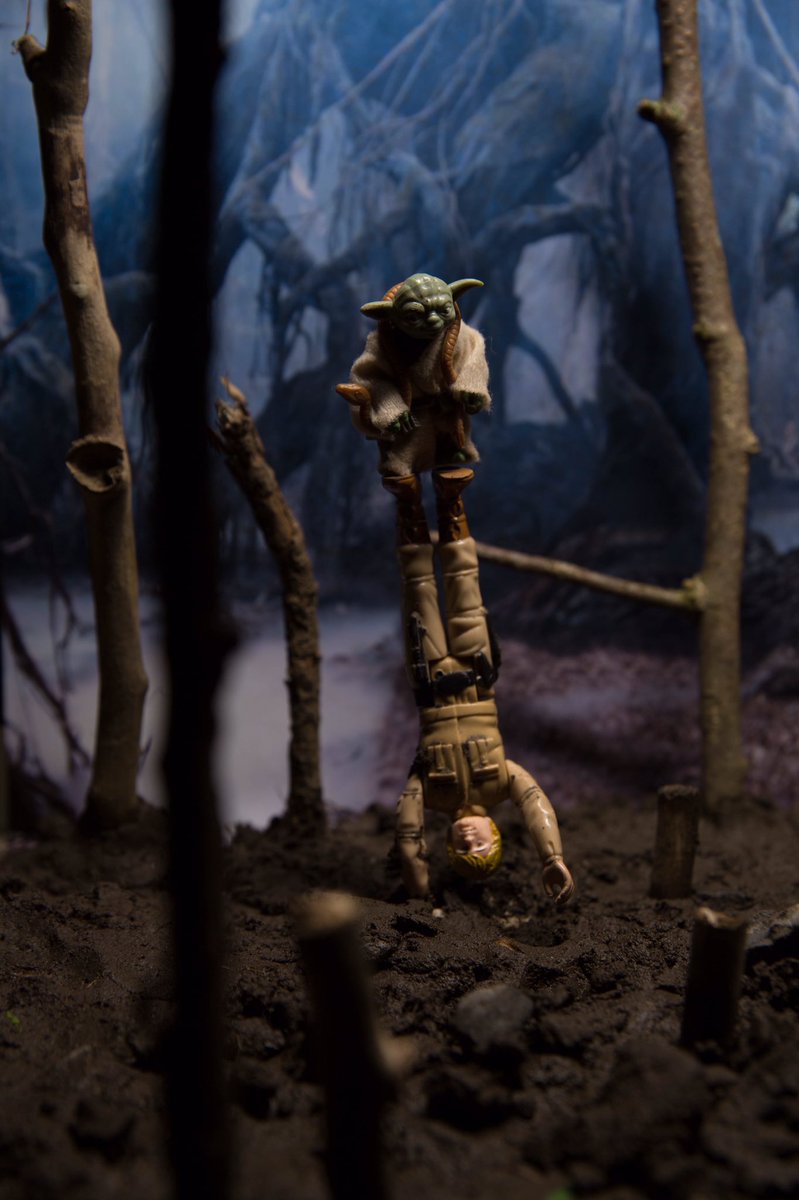 sidiousart's tweet photo. Behind the scenes #Yoda #lukeskywalker #degobah #starwars #empirestrikesback #Disney #lucasart #sidiousart #starwarsphotography https://t.co/Uo8VZPcaN2