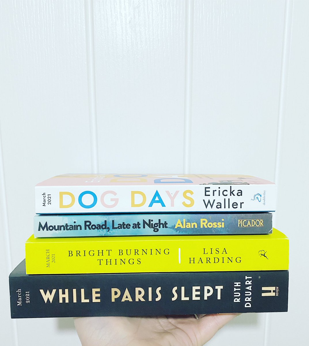 rachaelsreads_'s tweet photo. Happy Saturday!
Iโve just shared my #nextfourreads over on IG:
โฌ๏ธโฌ๏ธ
https://t.co/LjCAGOP5qX
Iโm almost finished #KololoHill so which one shall I pick up first?? If it helps Iโm equally excited about all 4!! ๐๐
๐
@headlinepg @DoubledayUK @BloomsburyBooks @picadorbooks https://t.co/CUxVLDzi2U