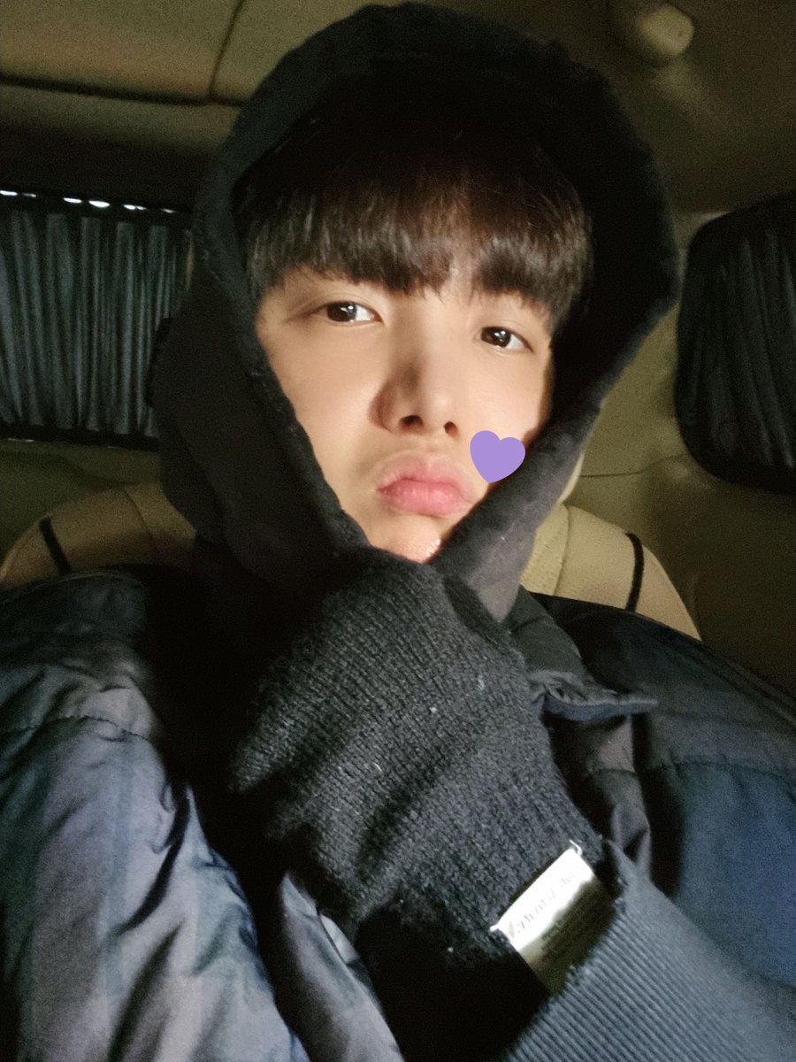 NanyTheNoona's tweet photo. lovelovelovelovelovelovelove 💜 #JHopeDailyDose @BTS_twt #BTS #방탄소년단 #JHope #제이홉 https://t.co/jnvz4lOwin