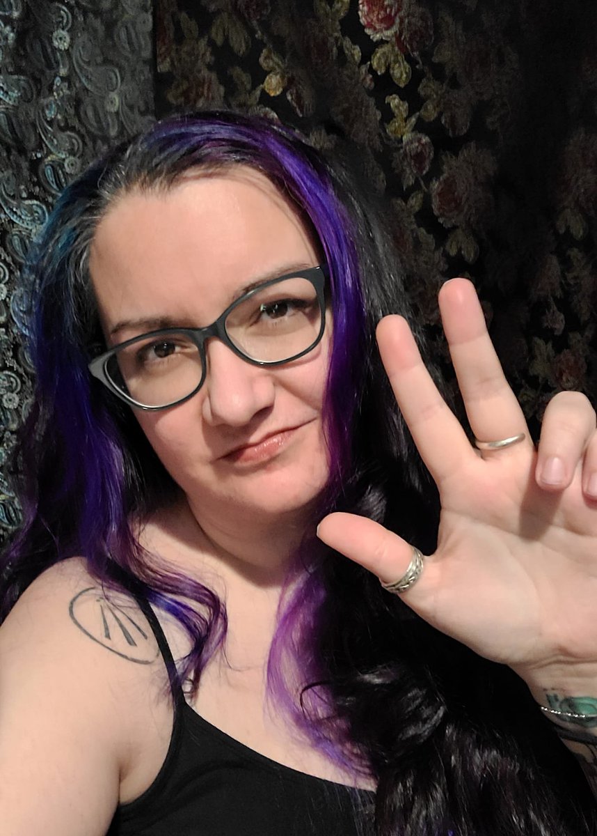 IWBpodcast's tweet image. Three years ago today, I very tentatively dropped my first episode into the interwebs.

Still doing the thing, with over 300 episodes recorded, 600K downloads, and a whole bunch of ideas.

You all are magical. Thank you for riding this roller coaster with me.

You matter.